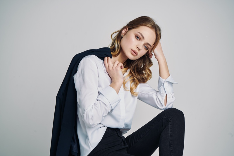 Woman-Work-Look-Smart-Dress-Shirt